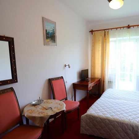 Domy Wczasowe Tryumfy Bed and Breakfast Krynica-Zdrój Exterior foto