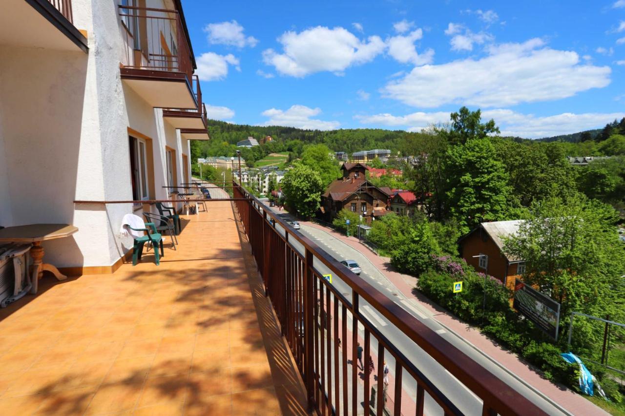 Domy Wczasowe Tryumfy Bed and Breakfast Krynica-Zdrój Exterior foto