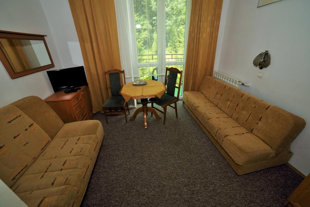 Domy Wczasowe Tryumfy Bed and Breakfast Krynica-Zdrój Habitación foto
