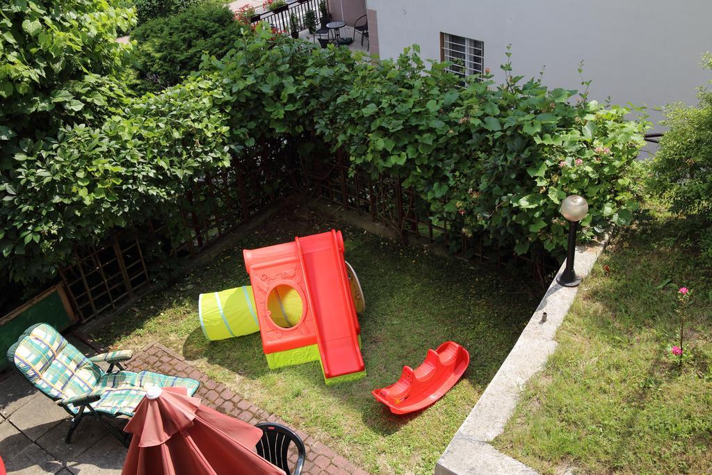 Domy Wczasowe Tryumfy Bed and Breakfast Krynica-Zdrój Exterior foto