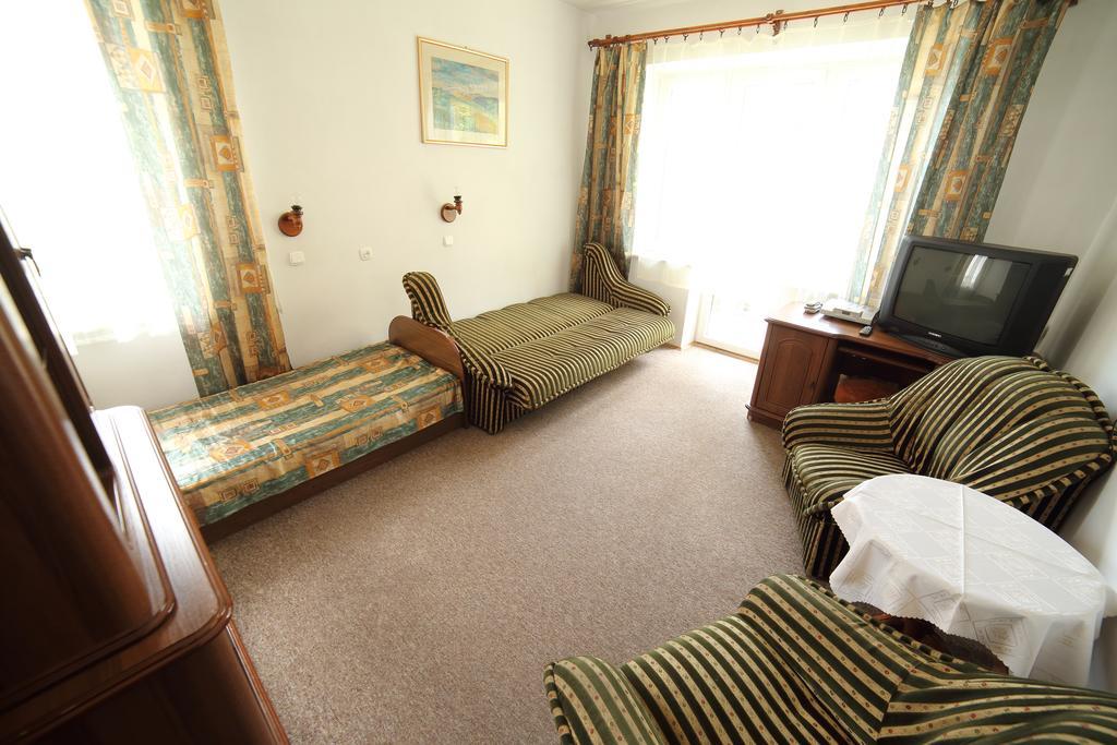 Domy Wczasowe Tryumfy Bed and Breakfast Krynica-Zdrój Habitación foto