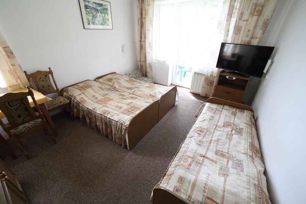 Domy Wczasowe Tryumfy Bed and Breakfast Krynica-Zdrój Habitación foto